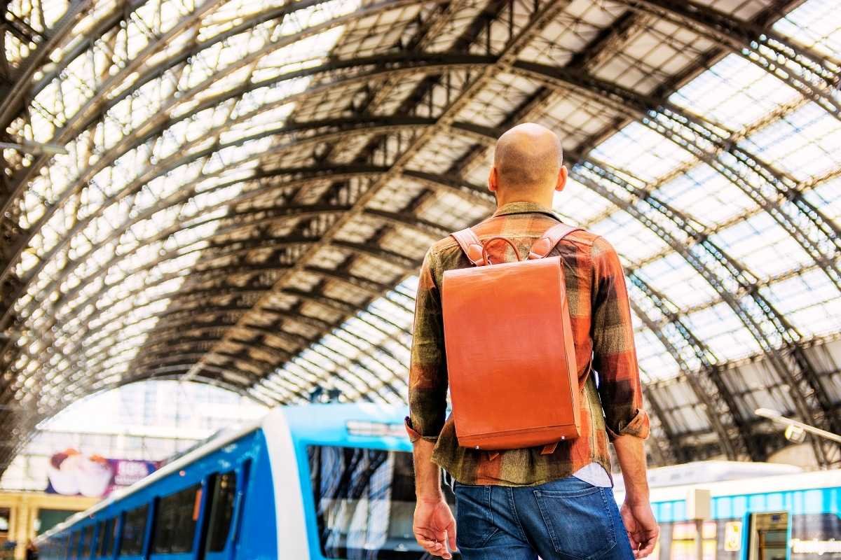 Charles de Gaulle Airport terminal signs RER taxis buses