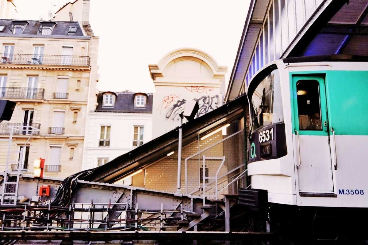 RER B train from CDG to Gare du Nord Châtelet