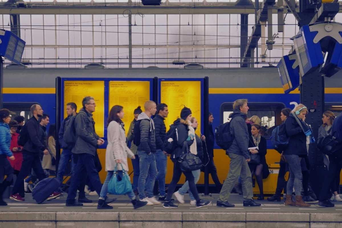 Paris metro winter rush hour coats scarves