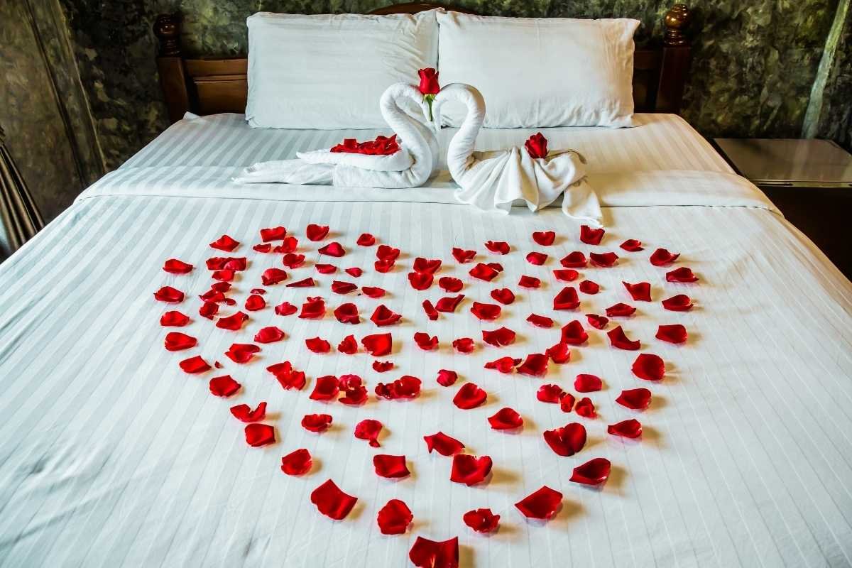 Paris romantic hotel room for couples