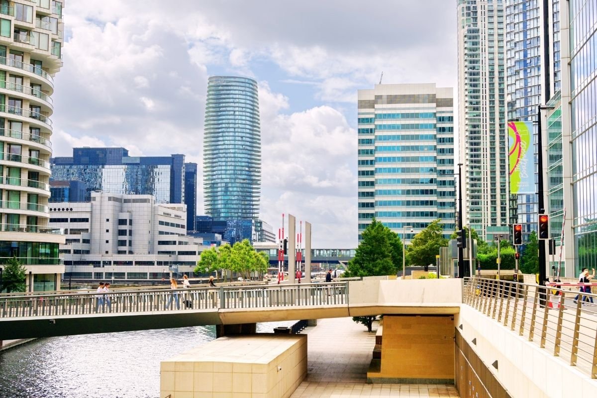 Stratford modern base good value with strong transport links