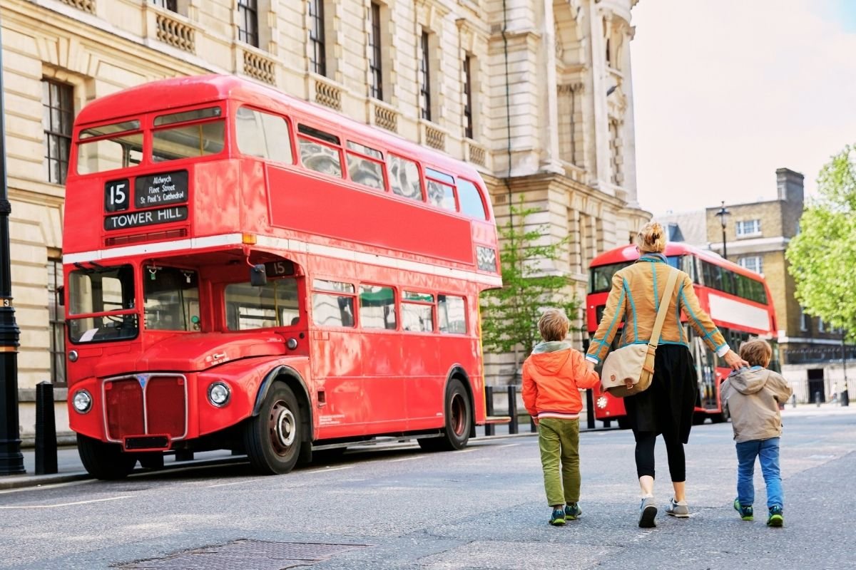 London Budget Guide 2026: a family-friendly London bus moment showing why simpler movement reduces fatigue and prevents repair spending