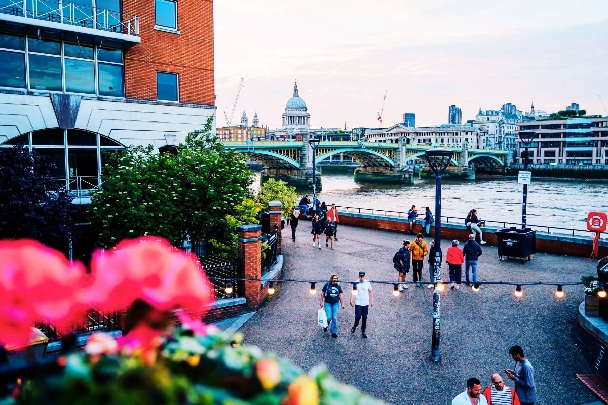 Bankside riverside walkway near London Bridge, a calm connected area to stay for first-time visitors.