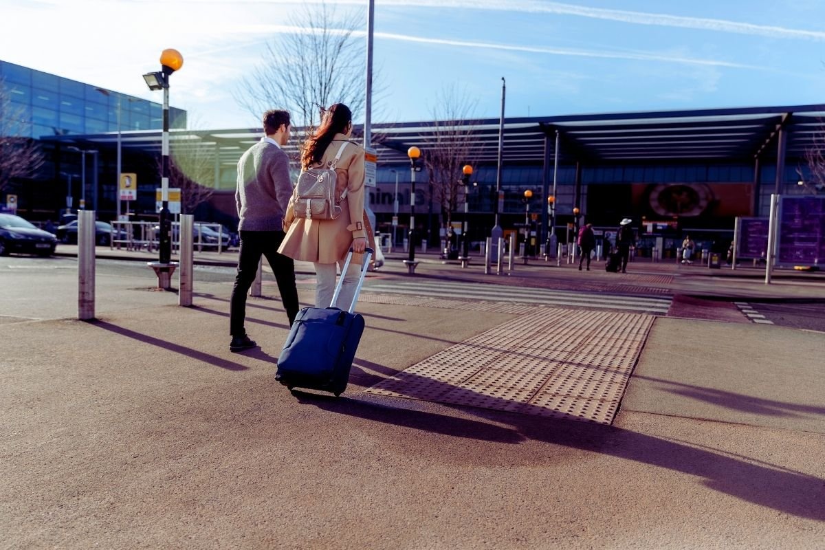 choosing the right arrival hub from Gatwick keeps the onward link simple and prevents repair spending. 