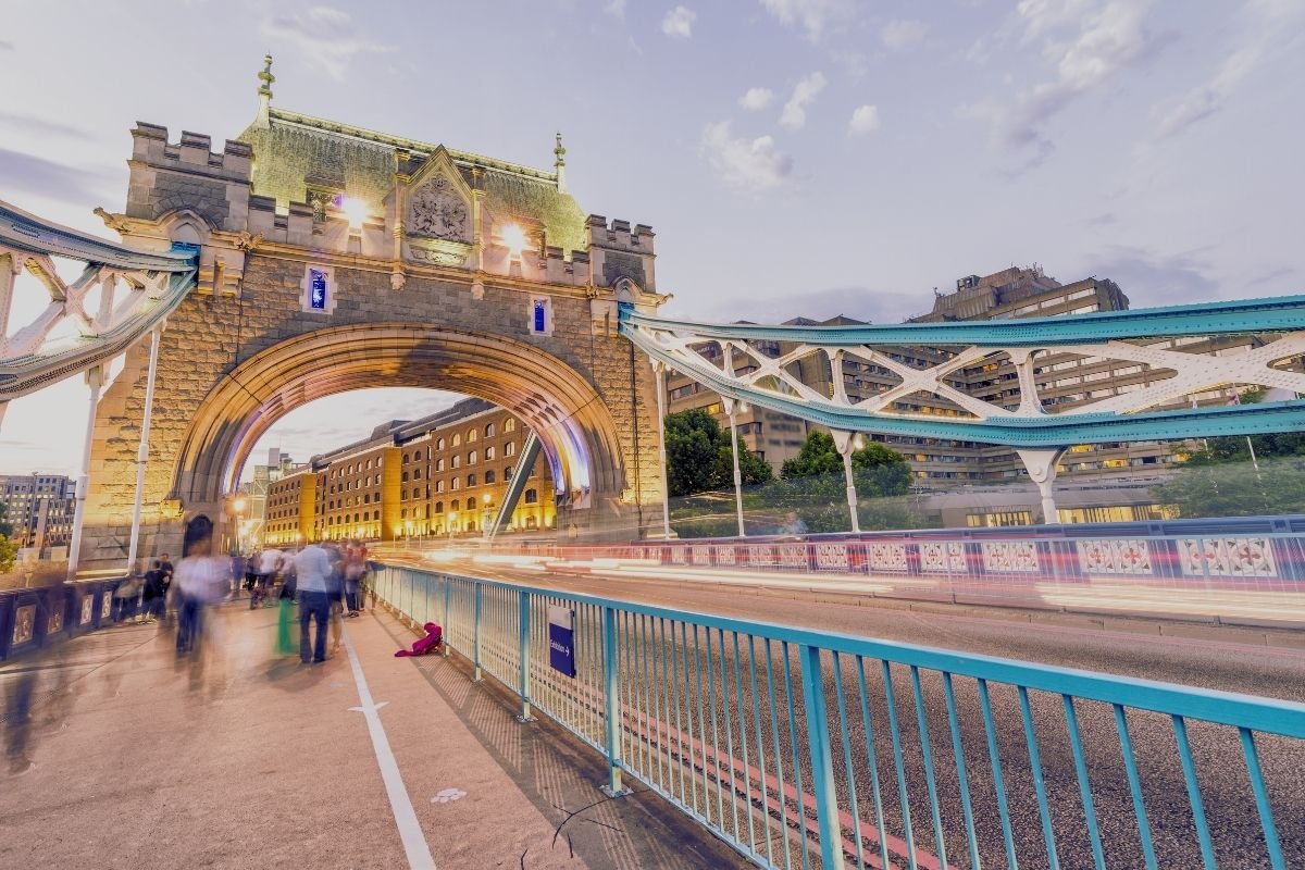 Tower Bridge riverside walk used as a controlled finish for a City of London and Tower day