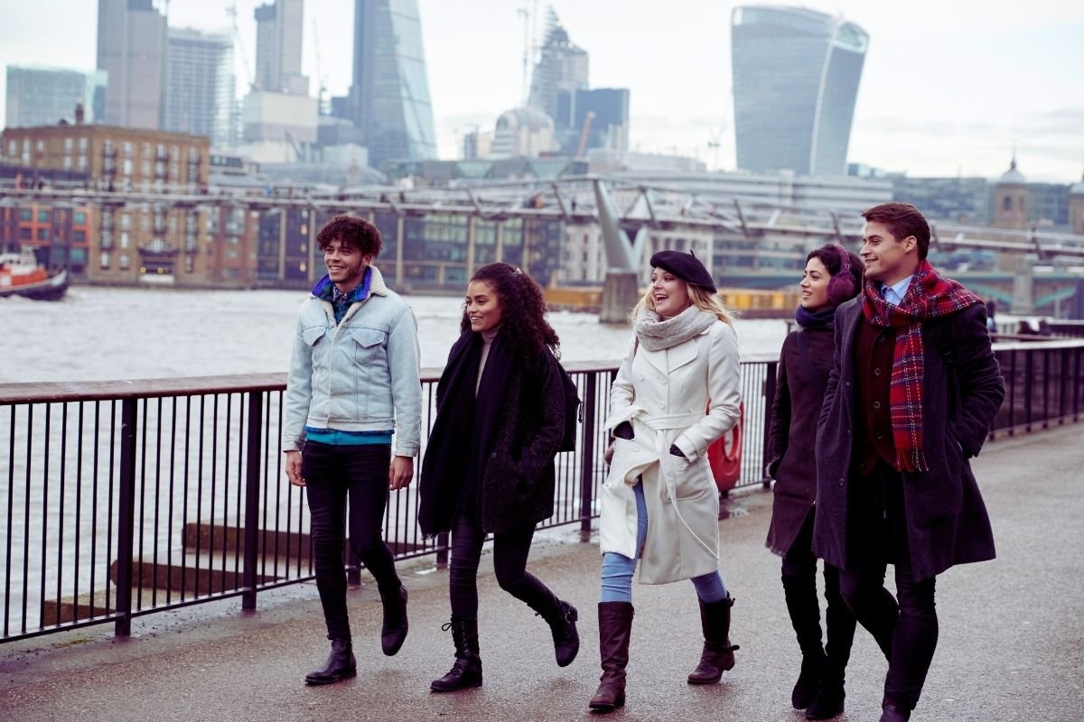 Walking along the Thames in London—one continuous spine keeps a 4-day itinerary coherent and reduces station friction.
