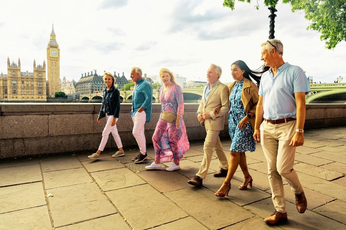 London travelers walking without luggage