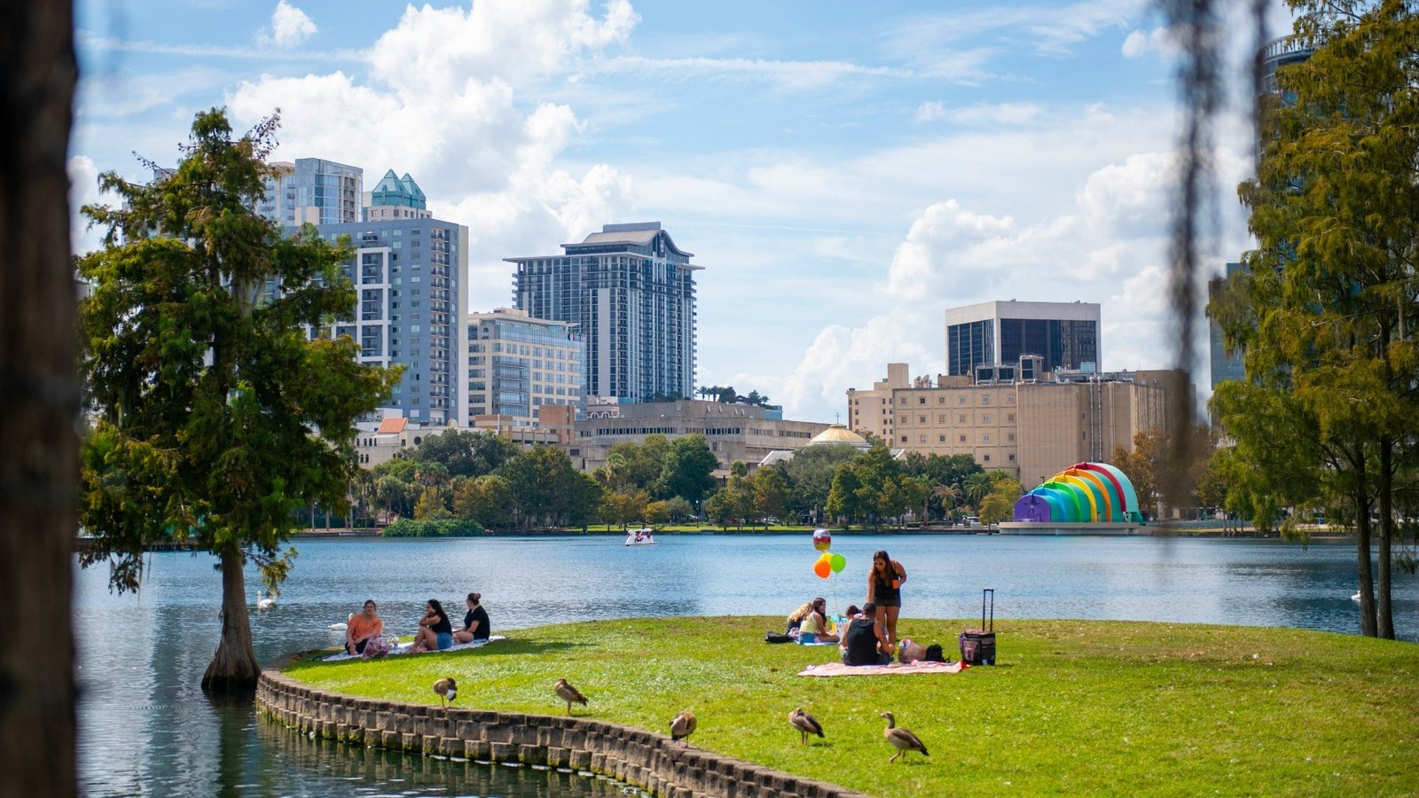 Different travel styles in Orlando including families couples and relaxed city experiences