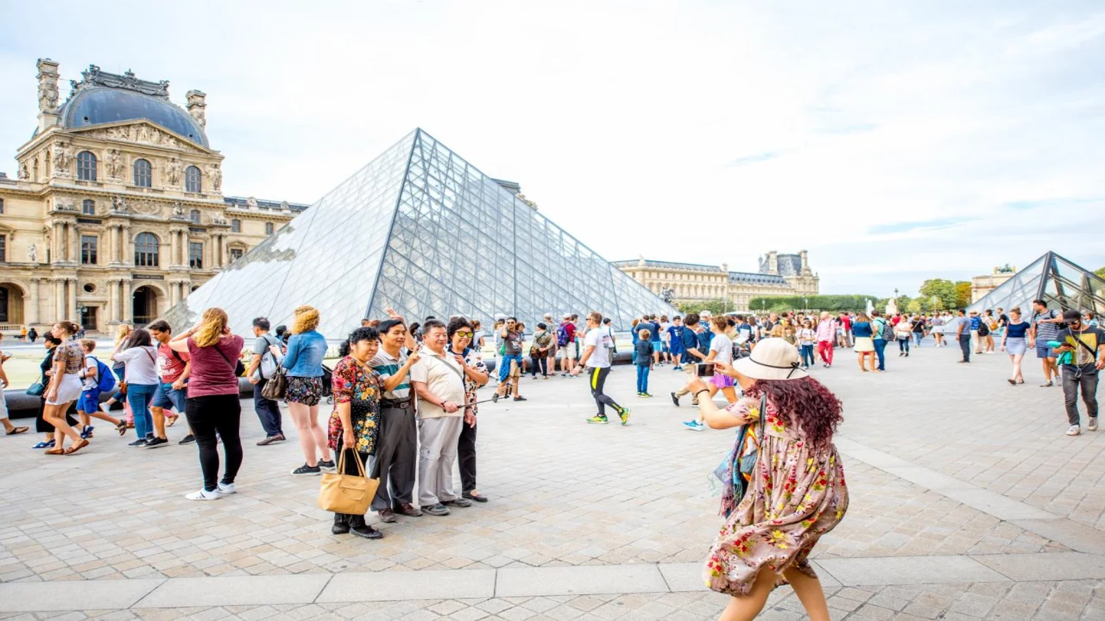 Visitors entering Musée d'Orsay in Paris